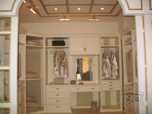 ‘Bsports必一体育’
14岁的天天身高直逼183cm 险些撞脸张亮 网友:太像了(图2) b体育