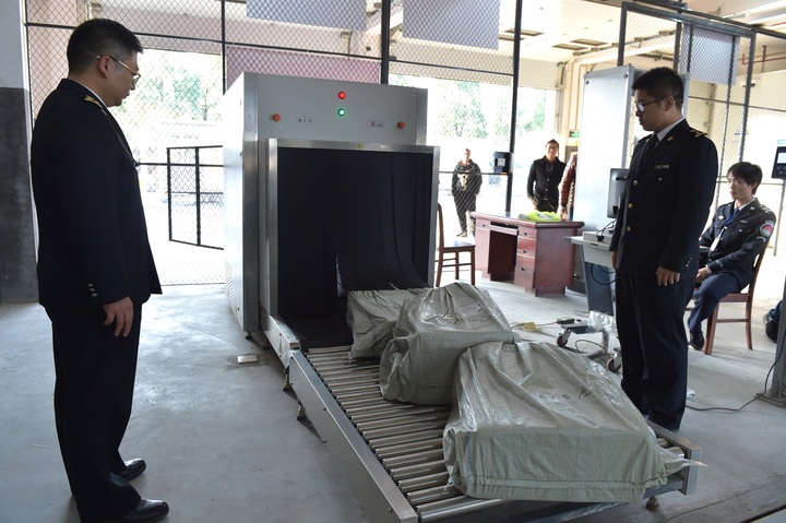 工程训练中心开展“送知识送教育学雷锋”活动:Bsports必一体育(图2) 必一